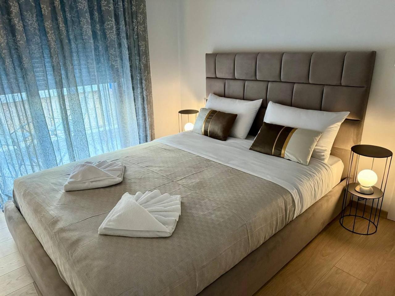 Lux Residence Ampelokipi Atene Esterno foto